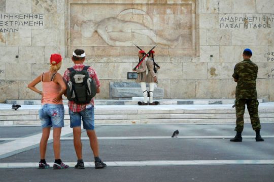 Αύξηση τουριστών, αλλά μείωση εσόδων
