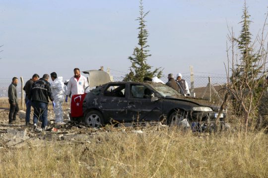 Καμικάζι ανατινάχτηκαν, όταν τους ζήτησαν να παραδοθούν