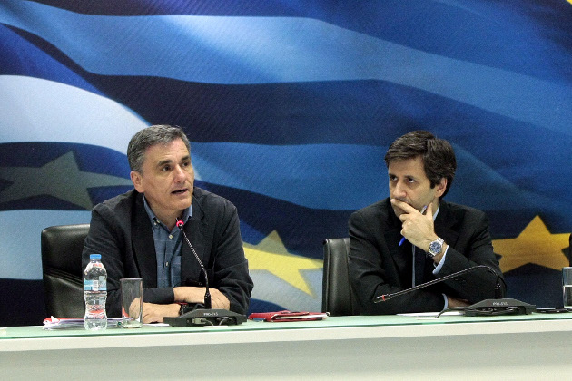 Από τη Σκύλλα στη Χάρυβδη Τσακαλώτος-Χουλιαράκης