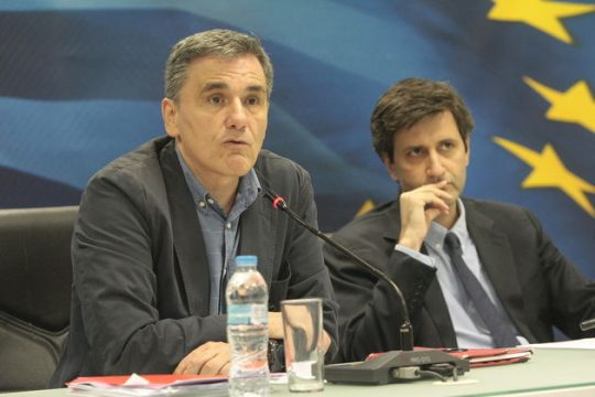 Αναζητούνται οκτώ «γέφυρες»