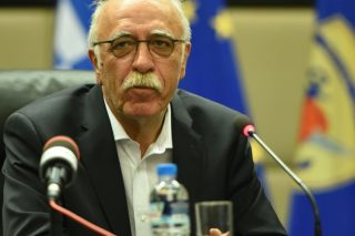 Υποβρύχιες απαράδεκτες τακτικές