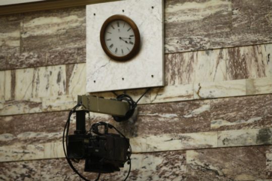 Δύο τόσο ίδιες και τόσο διαφορετικές τροπολογίες