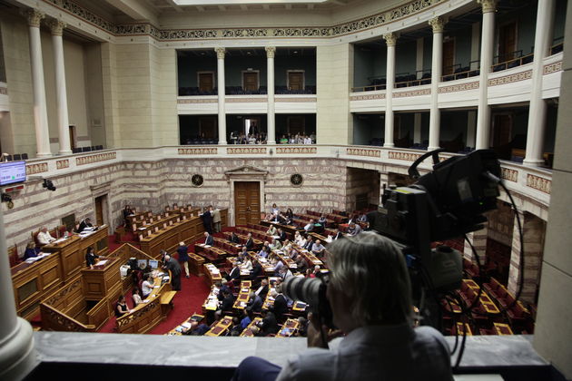 Κάτι πάει να γίνει που χρόνια δεν γινόταν