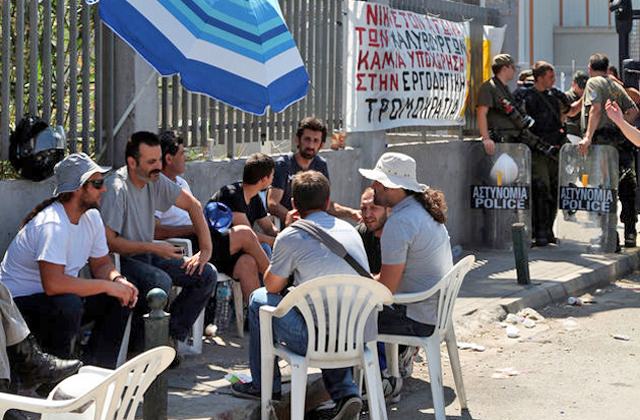 Ελεύθεροι οι απεργοί χαλυβουργοί