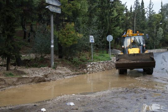 Πλημμύρες και εγκλωβισμοί στην Αττική