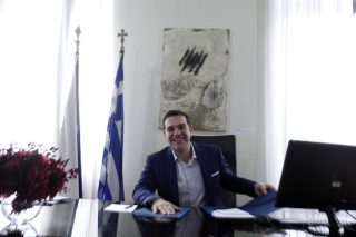 «Οχι άλλα εγκαίνια και αγιασμοί, ώρα για έργα»