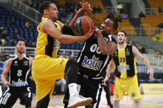 Η ΑΕΚ πάει αήττητη στο ΣΕΦ
