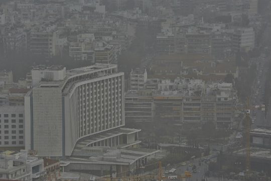 Συννεφιά και αφρικανική σκόνη