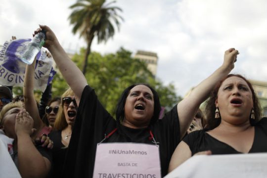 Δεκάδες χιλιάδες εναντίον της βίας κατά των γυναικών