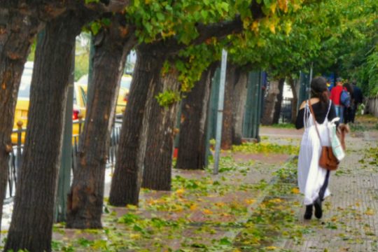 Συννεφιά, βροχές και πτώση της θερμοκρασίας