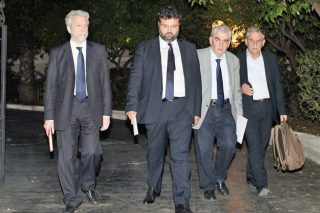 Το πάνε για ξένους!