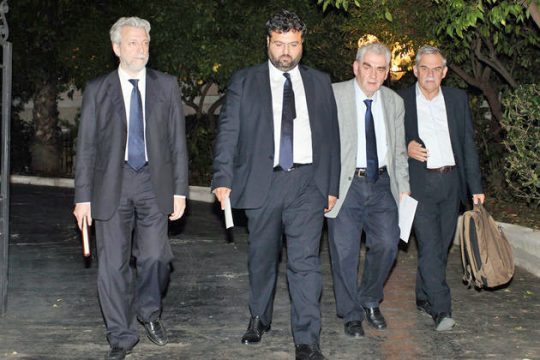 Το πάνε για ξένους!