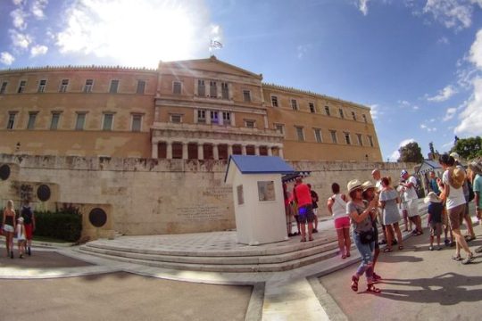 Φουσκώνει το ιδιωτικό χρέος