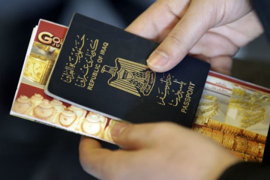Συλλήψεις για πλαστά διαβατήρια στο αεροδρόμιο Ηρακλείου