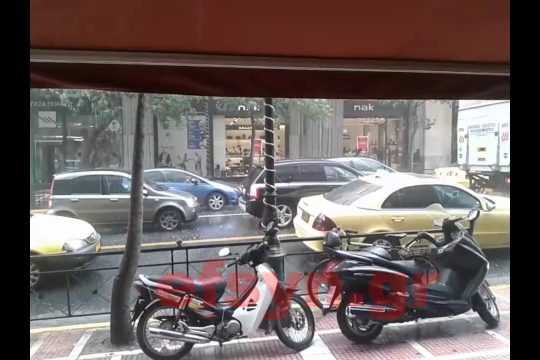 Χαλάζι στο κέντρο της Αθήνας