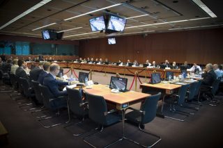 Εσβησαν τη «φωτιά» πριν φτάσει στο Eurogroup