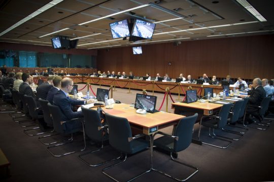 Εσβησαν τη «φωτιά» πριν φτάσει στο Eurogroup