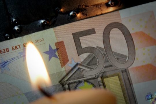 Φοβερίζοντας τον άγιο