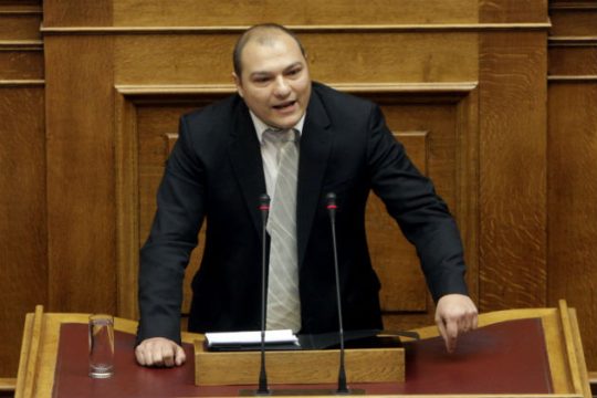 Ξυλοκοπήθηκε βουλευτής της Χ.Α. στο Μαρούσι