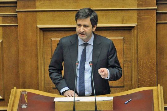 Ανησυχία Χουλιαράκη για τις δεσμεύσεις του Τραμπ