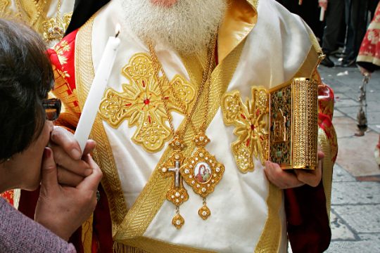 Στη φυλακή δύο ιερείς για απάτη 930.000 ευρώ
