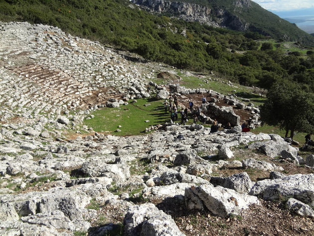 Κουμπαράς για το αρχαίο θέατρο Κασσώπης