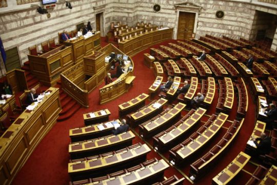 Αντιδράσεις για το άρθρο Τσίπρα στην «Εφ.Συν.»