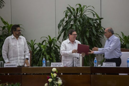 Νέα «καλύτερη» ειρηνευτική συμφωνία στην Κολομβία