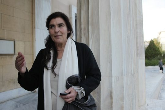 Κουτσομπολεύοντας το Σαββατοκύριακο
