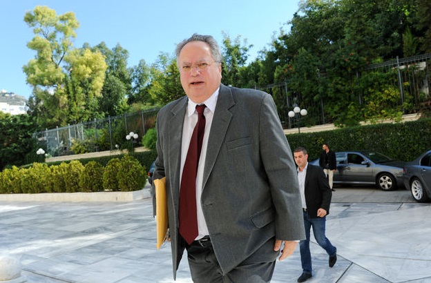 Η Αθήνα σε ανοικτή σύνδεση με Τραμπ και Κλίντον