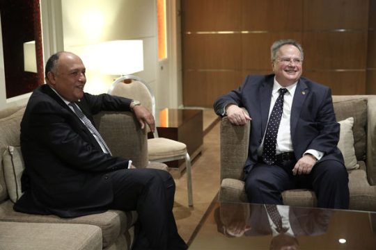 Ο Νίκος Κοτζιάς στο Κάιρο για την ΑΟΖ