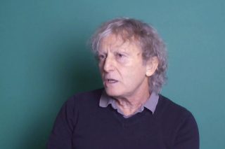 «Ο Ολάντ είναι στη γραμμή Μέρκελ υπέρ των τραπεζών»
