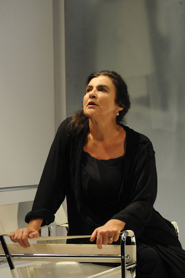 «Ας τελειώνουμε με το αλληλοφάγωμα που δεν βγάζει πουθενά»