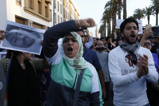 Μεγάλο κύμα διαδηλώσεων για το θάνατο ψαρά στο Μαρόκο
