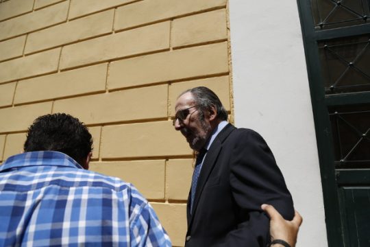 Δωρεάν υπηρεσίες και «εκπτώσεις» σε VIP στο «Ερρίκος Ντυνάν»;