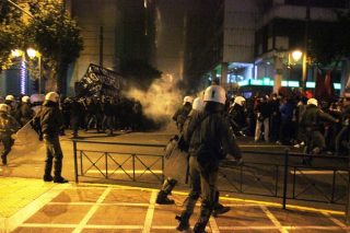 Για την τιμή των όπλων
