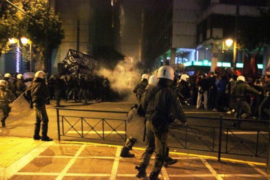 Για την τιμή των όπλων