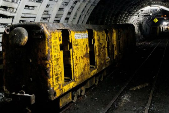 Aγνοούνται μεταλλωρύχοι ύστερα από σεισμό