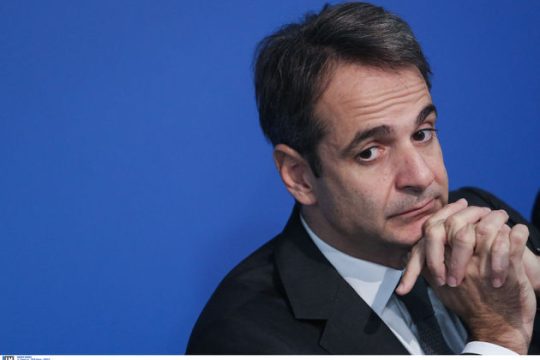 Η Ν.Δ. ντύνεται με εθνικό μανδύα