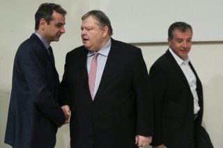 Η… απλή μέθοδος των τριών εναντίον ΣΥΡΙΖΑ