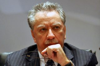 Απαξ τραπεζίτης, πάντα τραπεζίτης