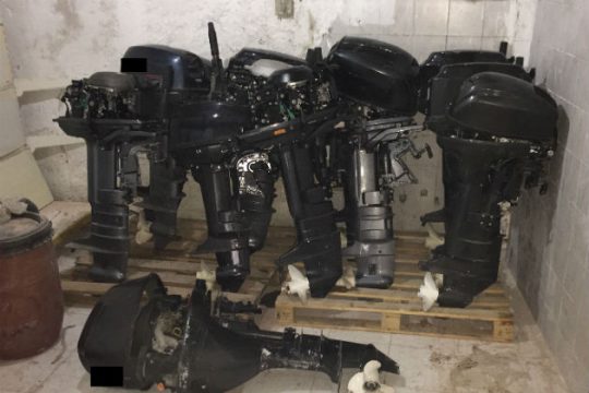 Τρεις συλλήψεις για παράνομο εμπόριο εξωλέμβιων μηχανών