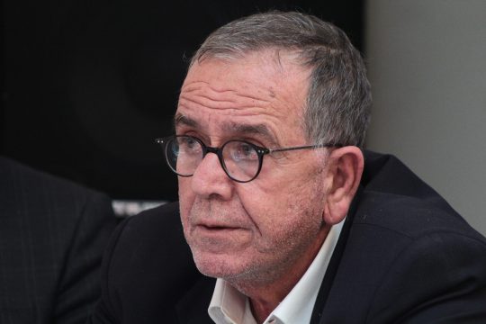 Επικρίσεις Μουζάλα εναντίον δημάρχων στα νησιά