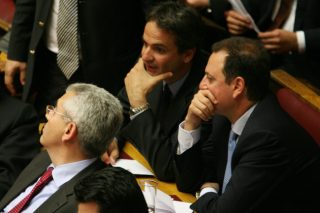 Εργολάβοι της εξαπάτησης!