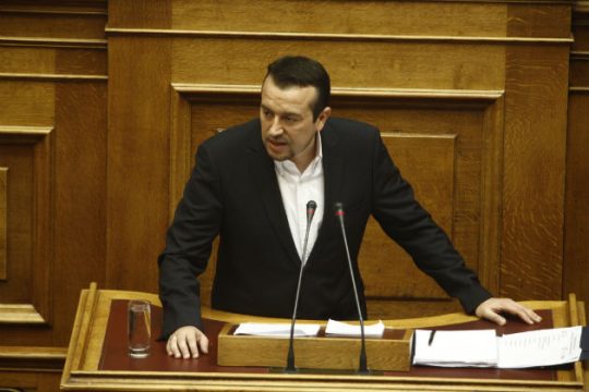 Live η συζήτηση για τηλεοπτικές άδειες και ΕΣΡ