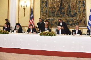 Χρέος, Κυπριακό και προσφυγικόστο μενού του προεδρικού μεγάρου