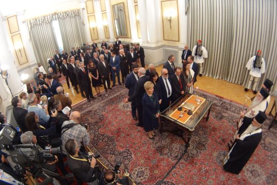 Πώς είδαν τα ξένα Μέσα τον ανασχηματισμό Τσίπρα