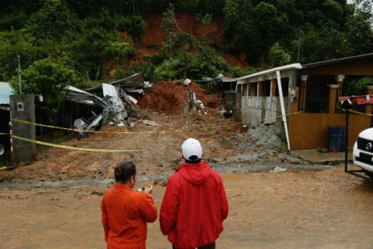 7 Ρίχτερ στην Κ. Αμερική, που μόλις επλήγη από τυφώνα