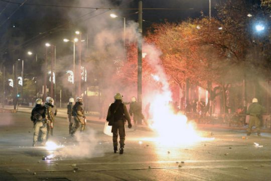 Στον εισαγγελέα οι δεκατρείς συλληφθέντες στο Πολυτεχνείο