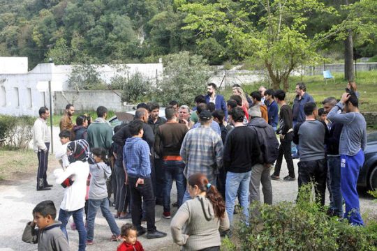Λουκέτα στην Παιδεία για να μείνουν έξω τα προσφυγόπουλα